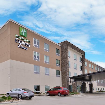 Holiday Inn Express & Suites - Marshalltown By Ihg Екстер'єр фото
