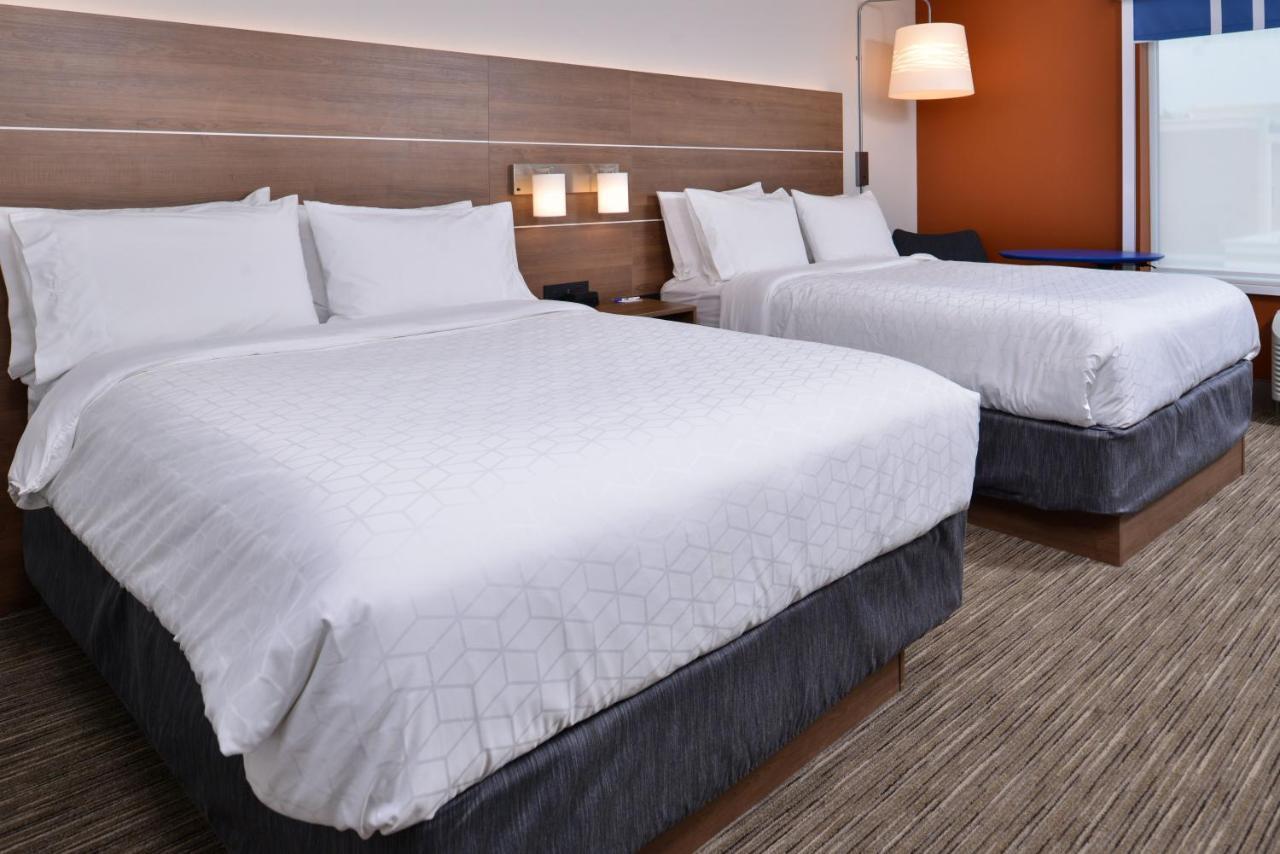 Holiday Inn Express & Suites - Marshalltown By Ihg Екстер'єр фото