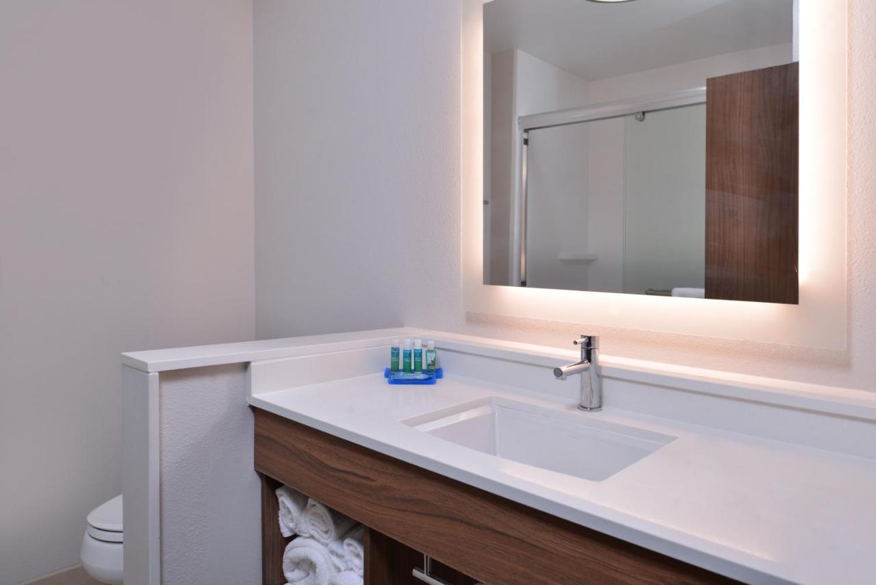 Holiday Inn Express & Suites - Marshalltown By Ihg Екстер'єр фото