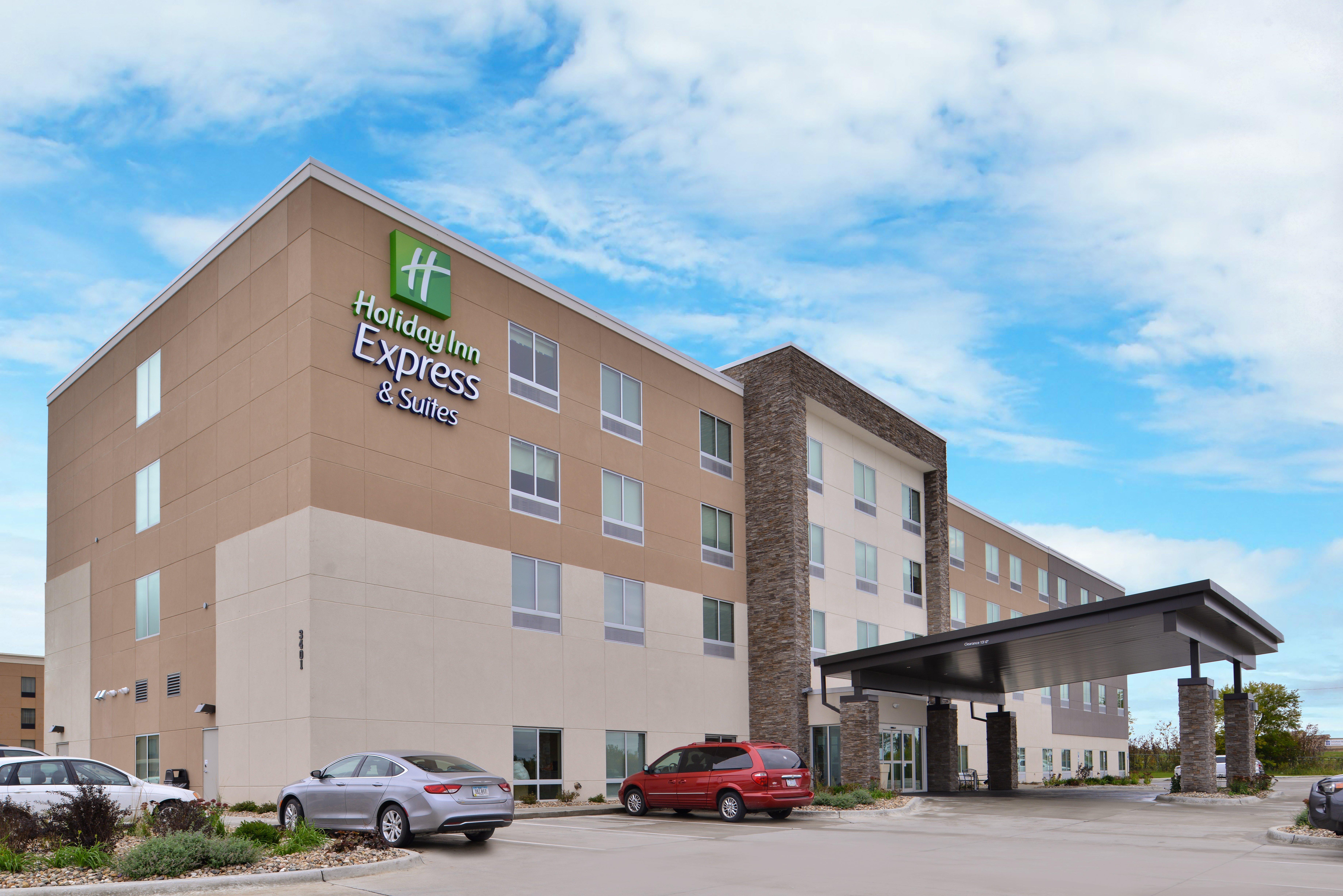 Holiday Inn Express & Suites - Marshalltown By Ihg Екстер'єр фото