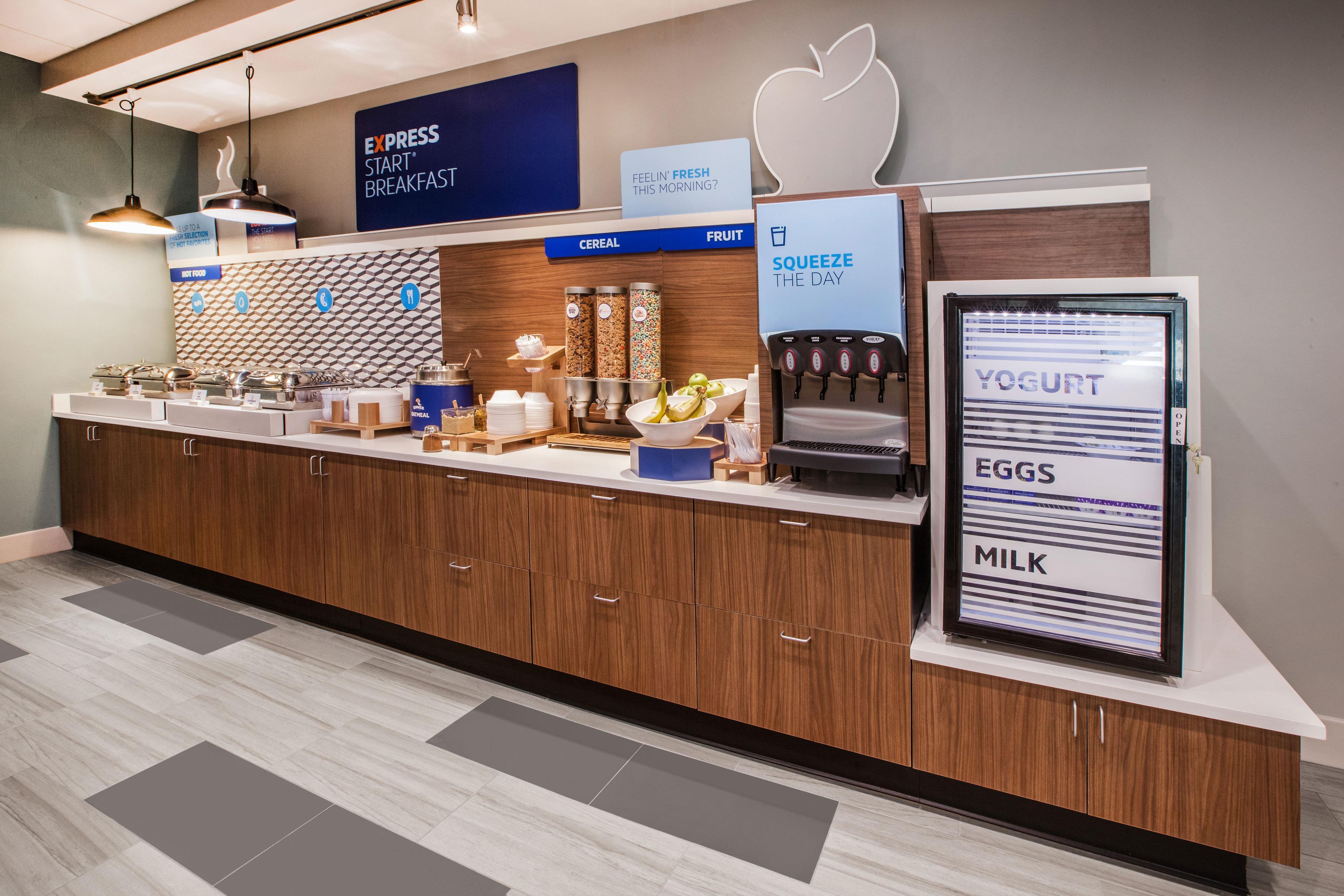 Holiday Inn Express & Suites - Marshalltown By Ihg Екстер'єр фото