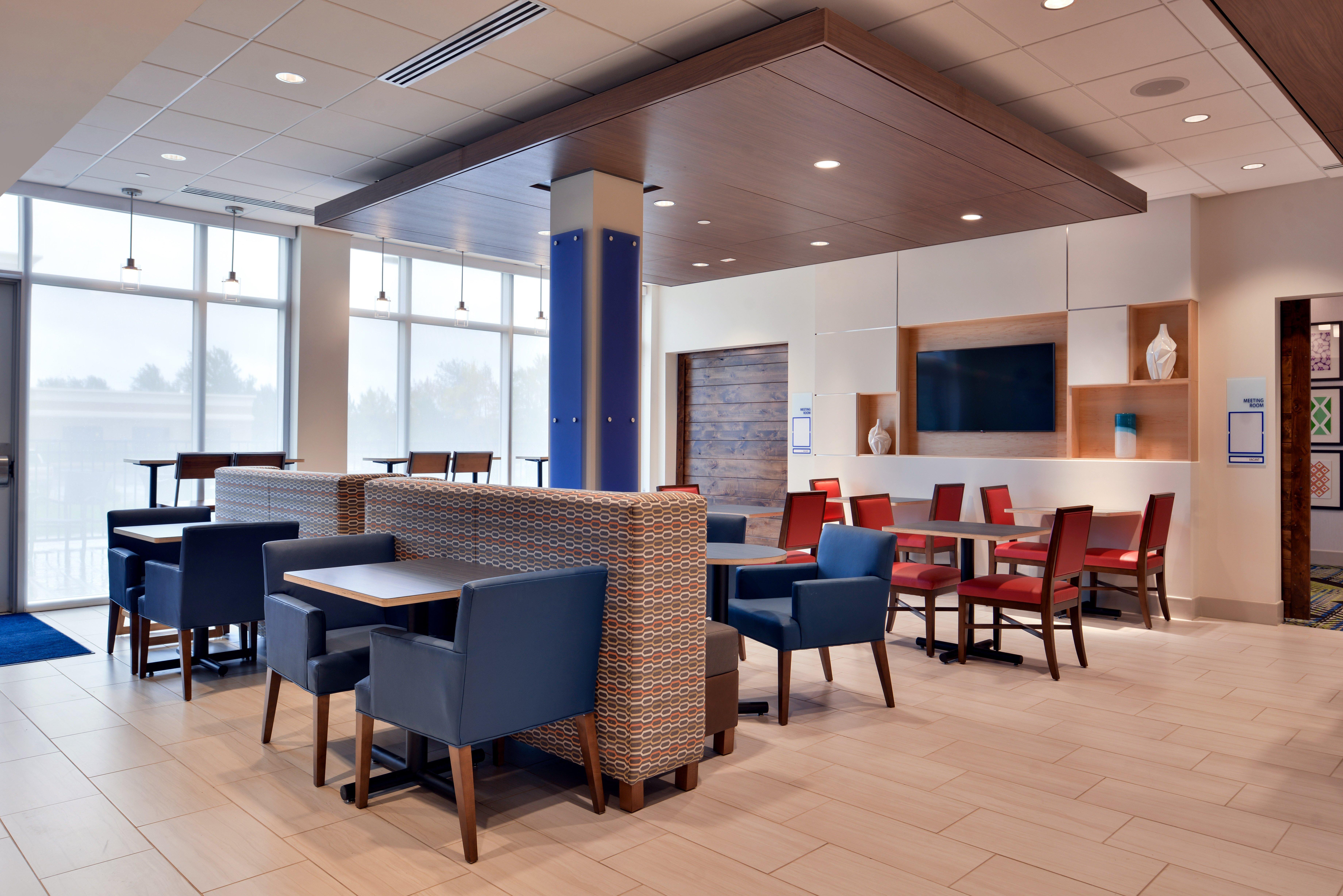 Holiday Inn Express & Suites - Marshalltown By Ihg Екстер'єр фото