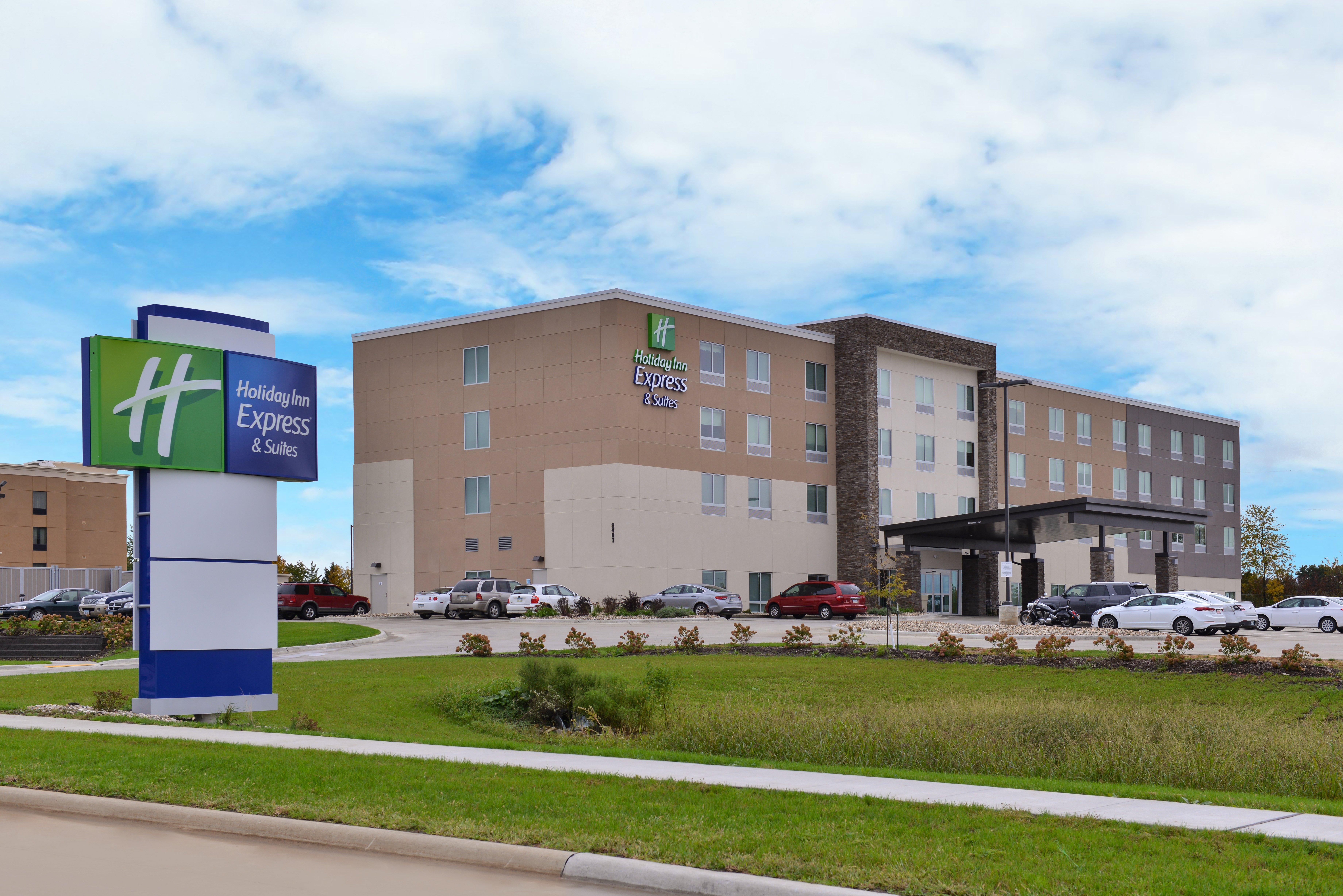 Holiday Inn Express & Suites - Marshalltown By Ihg Екстер'єр фото
