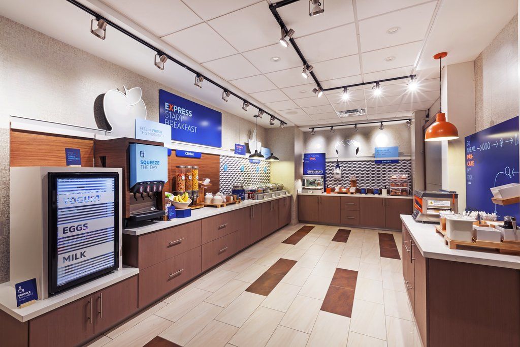 Holiday Inn Express & Suites - Marshalltown By Ihg Екстер'єр фото