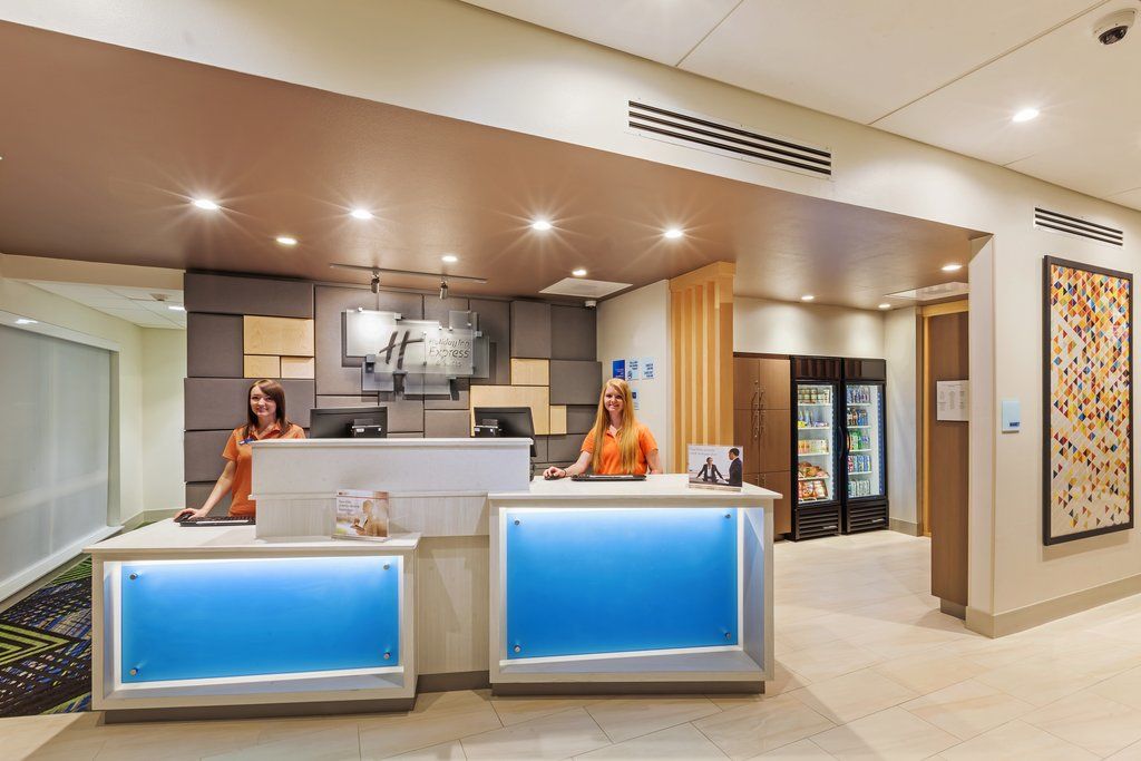 Holiday Inn Express & Suites - Marshalltown By Ihg Екстер'єр фото