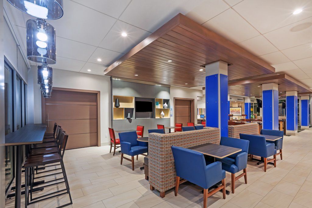 Holiday Inn Express & Suites - Marshalltown By Ihg Екстер'єр фото