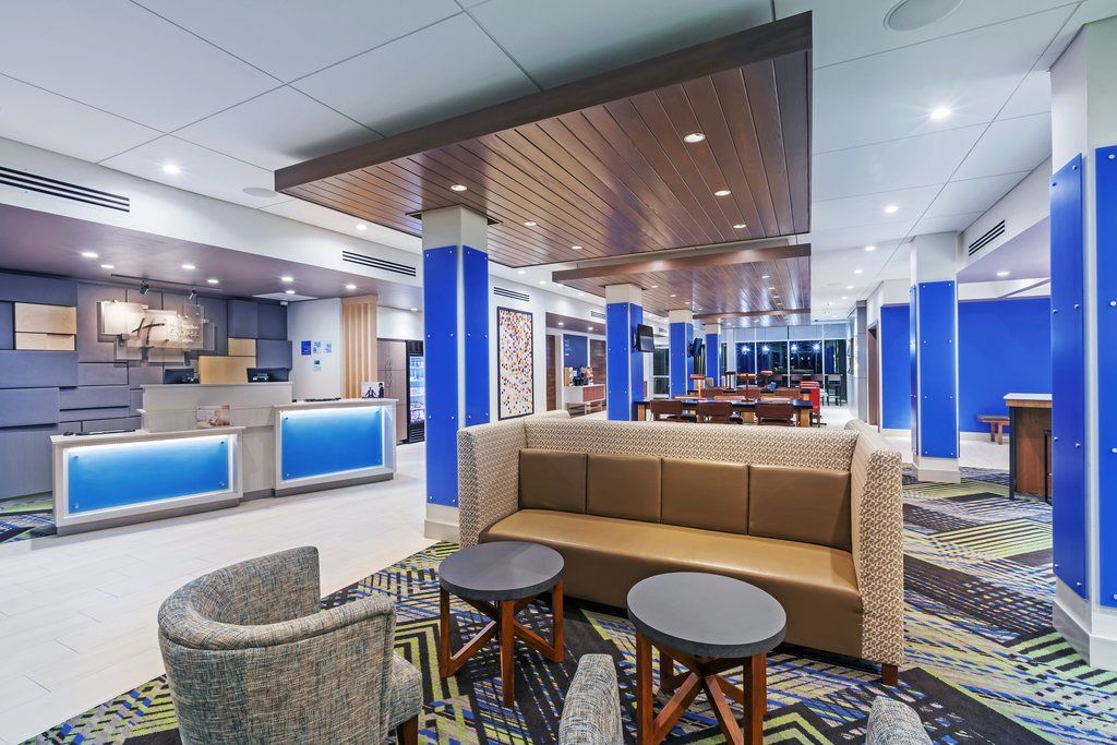 Holiday Inn Express & Suites - Marshalltown By Ihg Екстер'єр фото